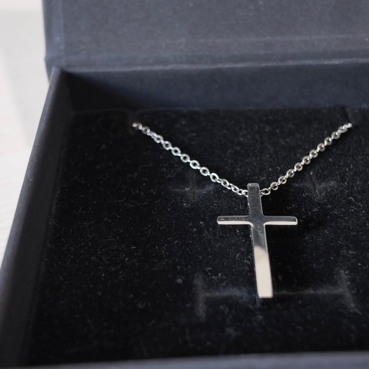 Cross Pendant Silver Necklace