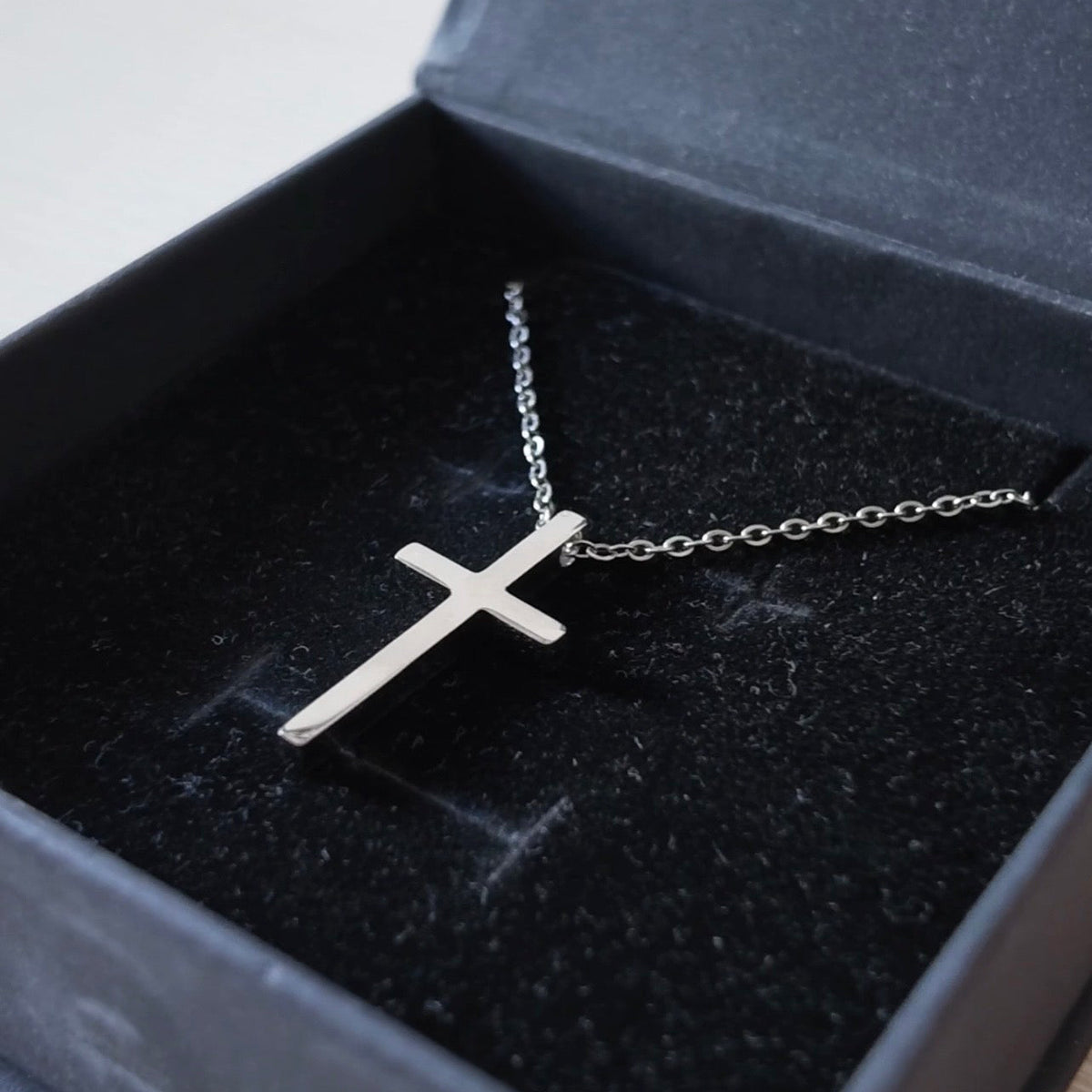 Cross Pendant Silver Necklace