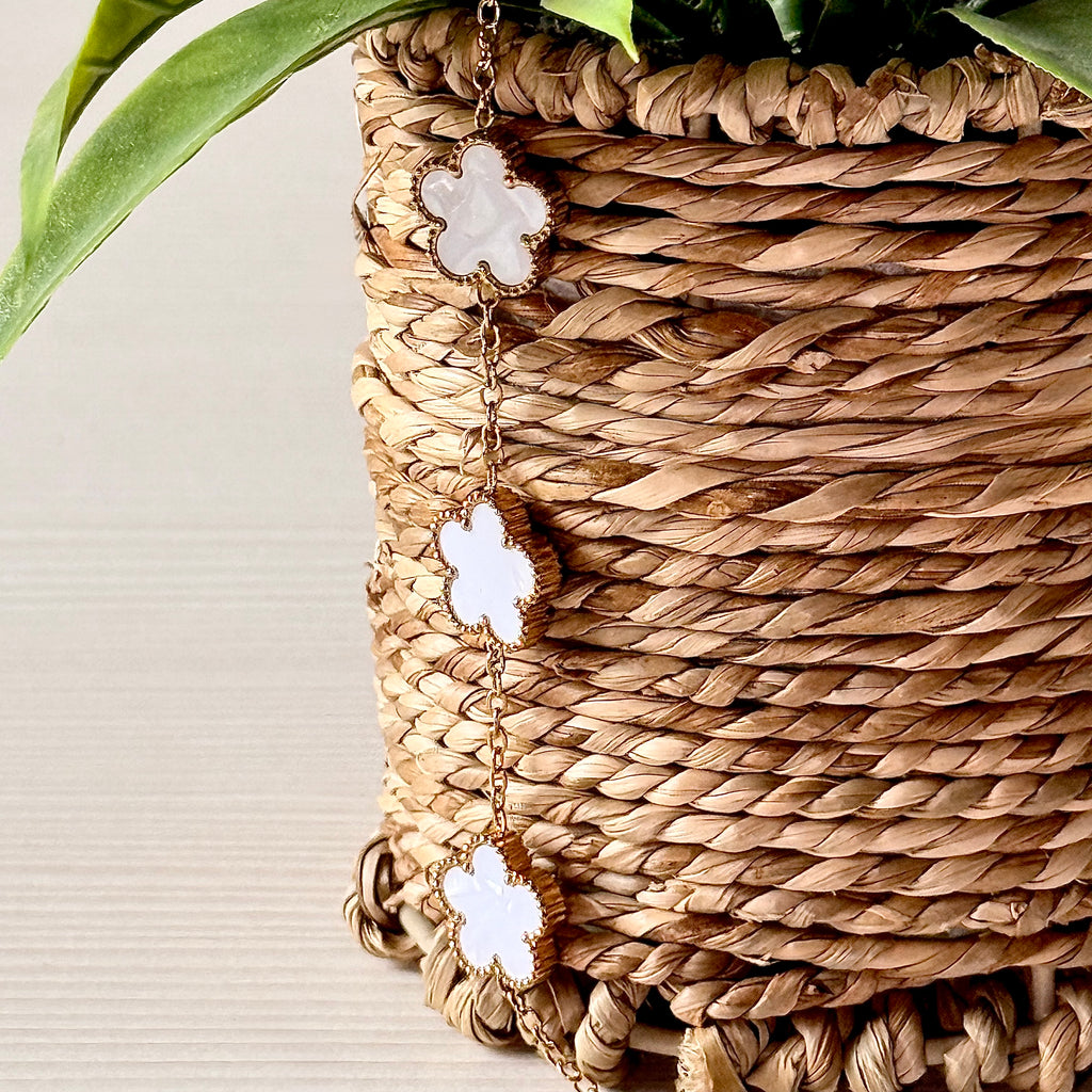 Fleur – Gold Charm Bracelet with White Flower Pendants