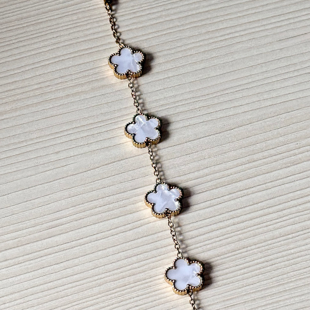 Fleur – Gold Charm Bracelet with White Flower Pendants